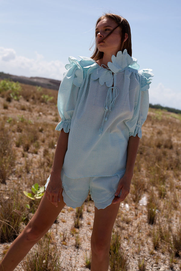 NICO SCALLOP SEERSUCKER TURQUOISE TOP